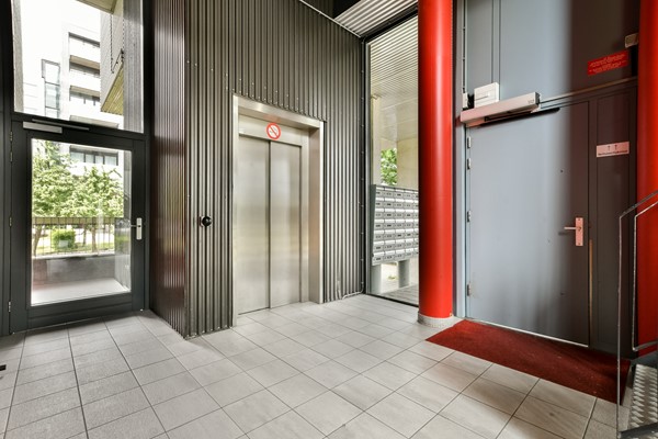 Medium property photo - Ladogameerhof 150, 1060 RE Amsterdam